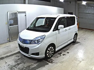 MITSUBISHI DELICA D2