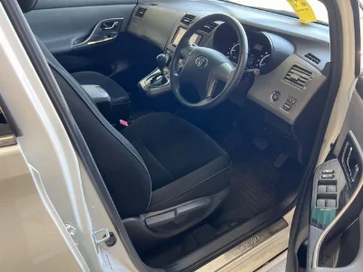 TOYOTA MARK X ZIO