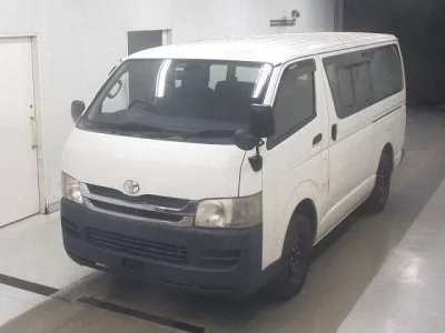 TOYOTA REGIUS VAN
