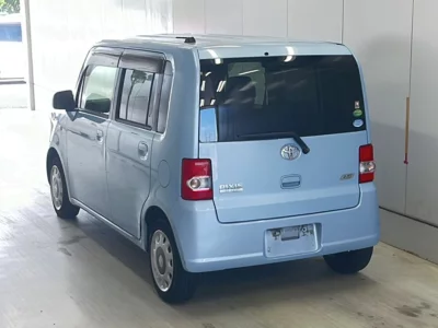 TOYOTA PIXIS SPACE