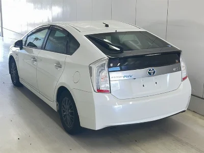 TOYOTA PRIUS PHV
