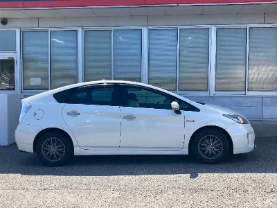 TOYOTA PRIUS PHV