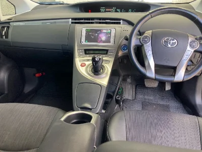 TOYOTA PRIUS PHV