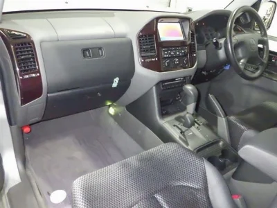 MITSUBISHI PAJERO