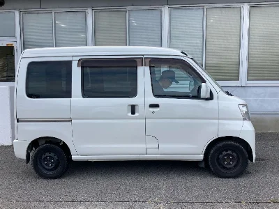 TOYOTA PIXIS VAN
