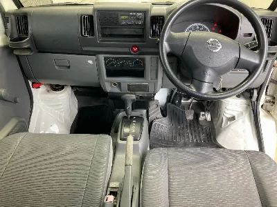 NISSAN CLIPPER VAN