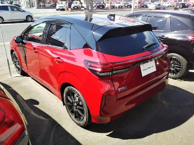 NISSAN AURA