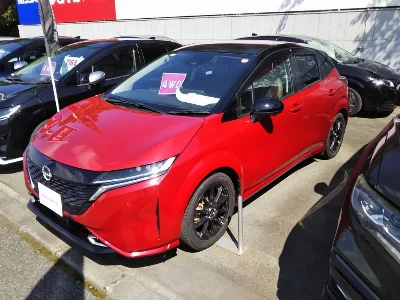 NISSAN AURA