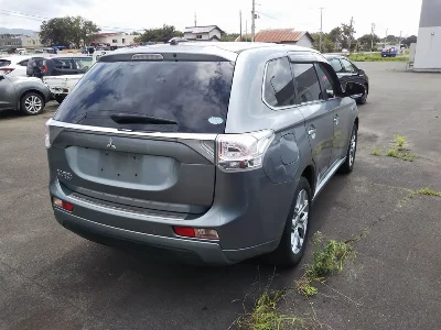 MITSUBISHI OUTLANDER PHEV