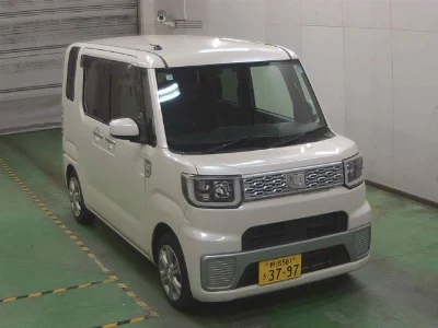 DAIHATSU WAKE
