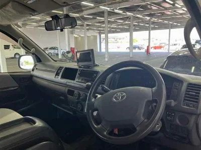 TOYOTA HIACE