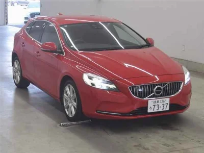 VOLVO V40