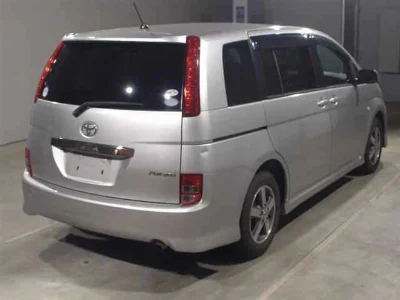 TOYOTA ISIS