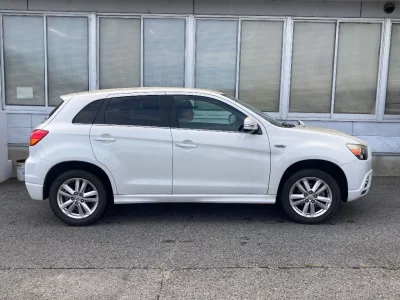 MITSUBISHI RVR