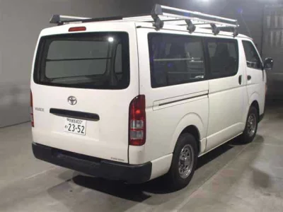 TOYOTA HIACE VAN