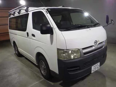 TOYOTA HIACE VAN