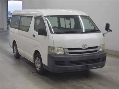 TOYOTA HIACE