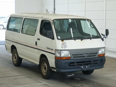 TOYOTA HIACE