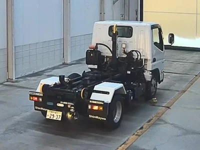 MITSUBISHI CANTER