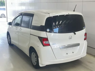 HONDA FREED SPIKE