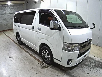 TOYOTA HIACE VAN