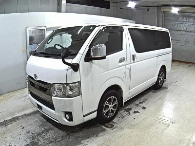 TOYOTA HIACE VAN