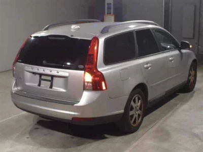 VOLVO V50