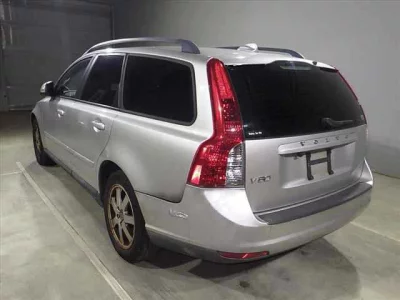 VOLVO V50
