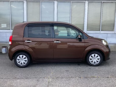 TOYOTA PORTE
