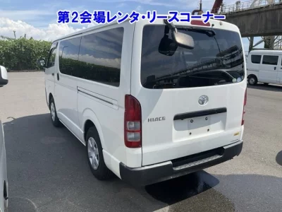 TOYOTA HIACE VAN
