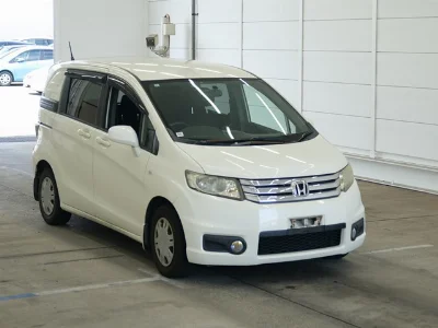 HONDA FREED SPIKE