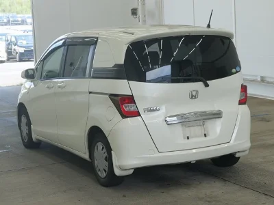 HONDA FREED SPIKE