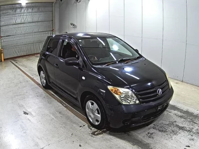 TOYOTA IST