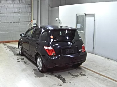 TOYOTA IST