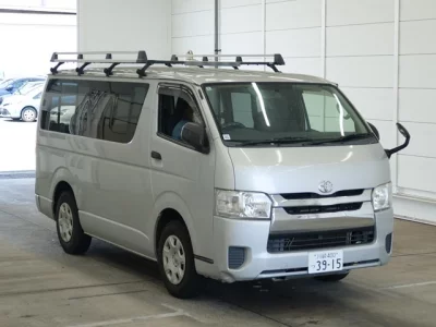 TOYOTA REGIUS ACE VAN