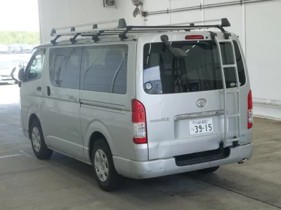 TOYOTA REGIUS ACE VAN
