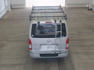 TOYOTA REGIUS ACE VAN