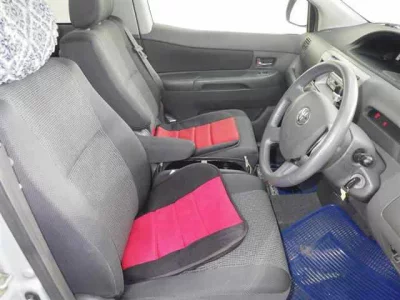 TOYOTA RAUM