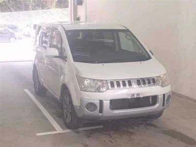 MITSUBISHI DELICA D5
