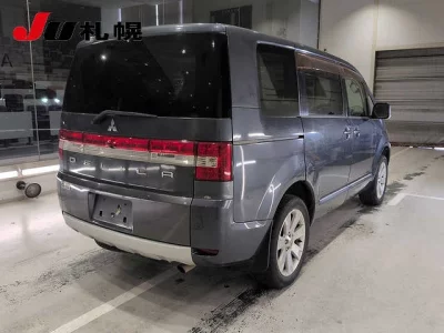 MITSUBISHI DELICA D5