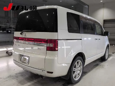 MITSUBISHI DELICA D5