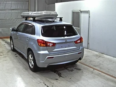 MITSUBISHI RVR