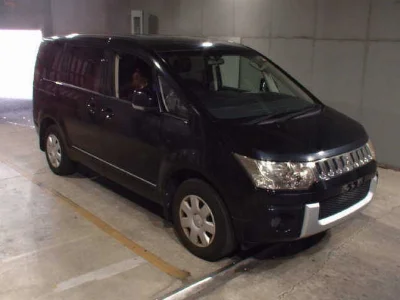 MITSUBISHI DELICA D5