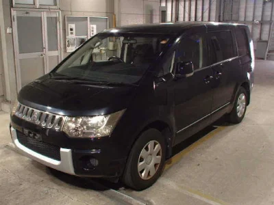 MITSUBISHI DELICA D5