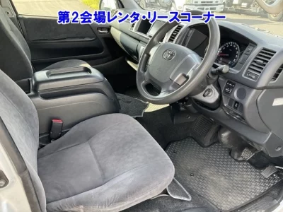 TOYOTA HIACE
