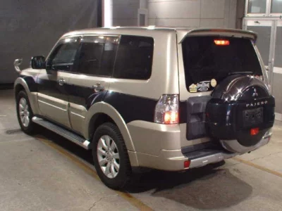 MITSUBISHI PAJERO
