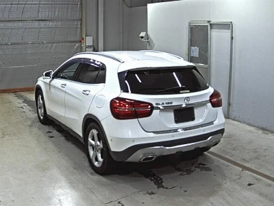 MERCEDES BENZ GLA