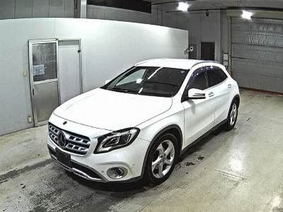 MERCEDES BENZ GLA