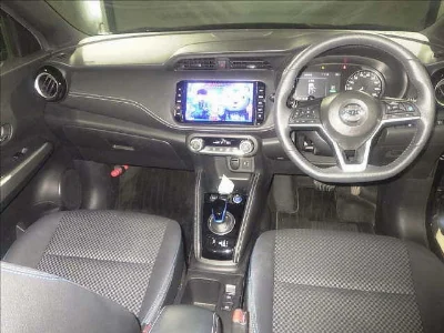 NISSAN KICKS