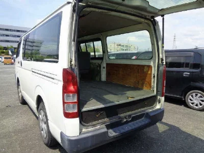 TOYOTA REGIUS ACE VAN